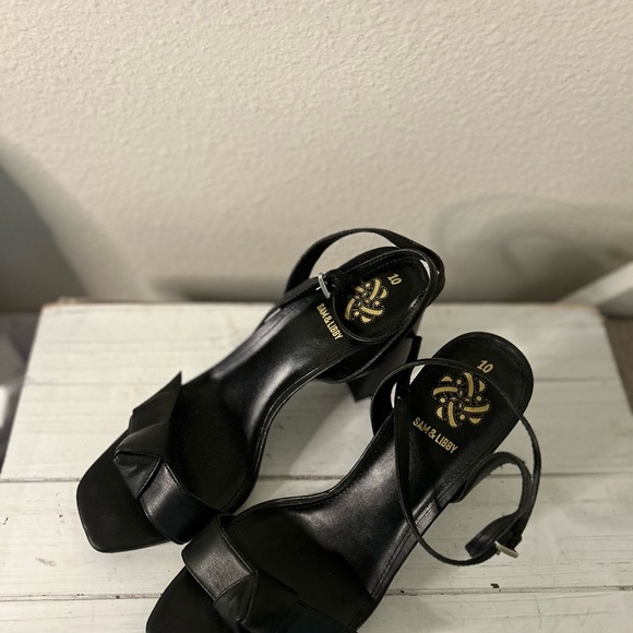 Sam & Libby Black Bow Heels - Picture 2 of 7